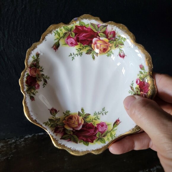 Vintage Royal Albert Old Country Roses Shell Shaped Dish, Candy Dish - Picture 2 of 5